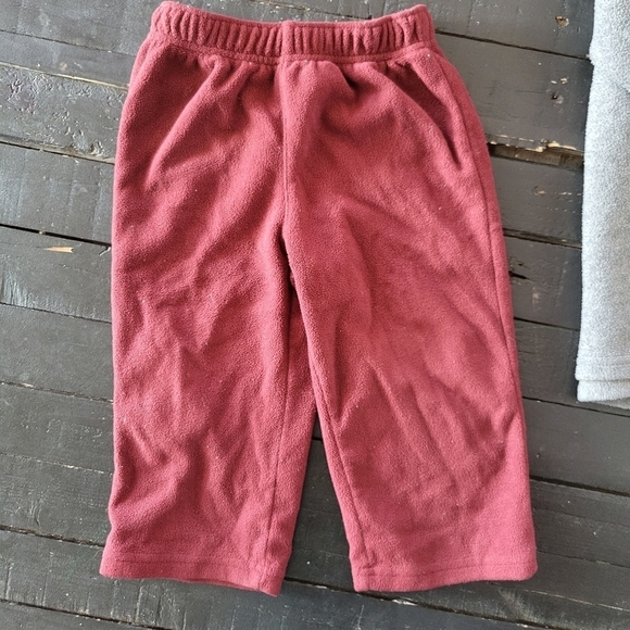 Wonder Kids Baby Boy 24 Months Two Piece Outfit Burgundy Grey Fleece Pants Top - Picture 3 of 4